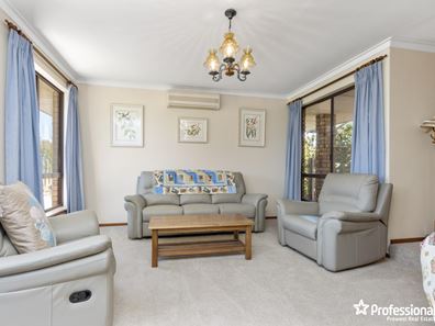 48 Winchester Way, Leeming WA 6149