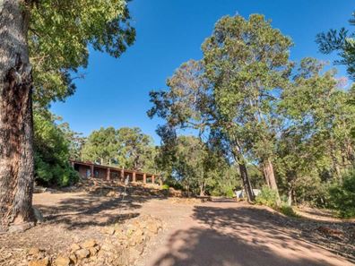 4 Otway Place, Bedfordale WA 6112