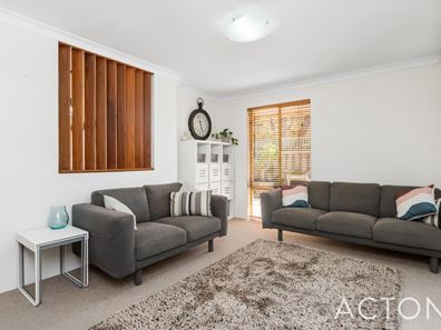 10/15 Moore Gardens, Kardinya WA 6163