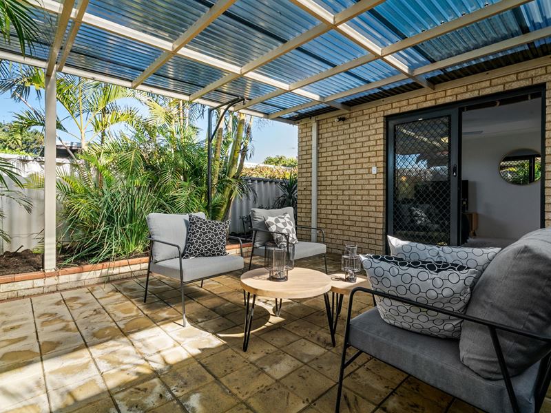 2/90 Edgecumbe Street, Como WA 6152