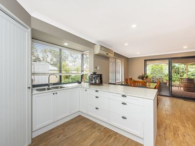 9 Colebrook Circle, Secret Harbour WA 6173