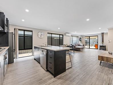 6 Potoroo Street, Banksia Grove WA 6031