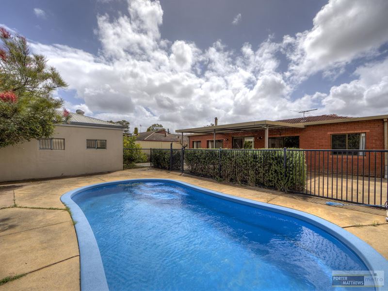 22 Mallow Way, Forrestfield WA 6058