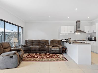 8 Cuddlepie Turn, Banksia Grove WA 6031