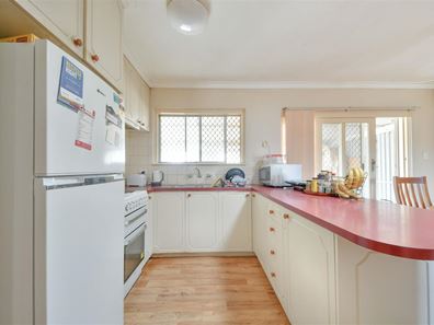 30 Wallsend Street, Safety Bay WA 6169