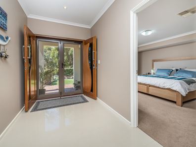 9 Huxleys Trail, Burns Beach WA 6028