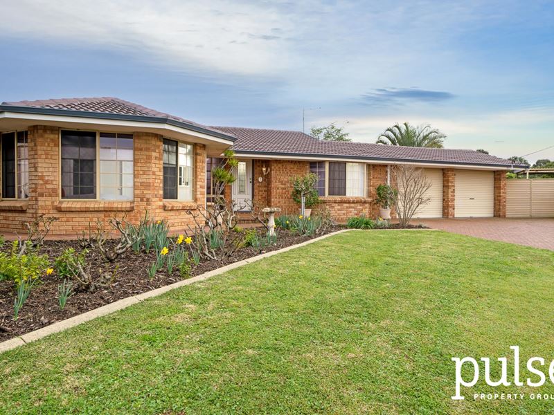 15 Balbiri Close, Wilson WA 6107