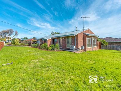 2 Trimmer Road, Spencer Park WA 6330