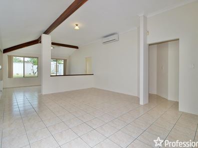 11 Swallowtail Parade, Warnbro WA 6169