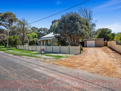 28 Moira Road, Collie WA 6225