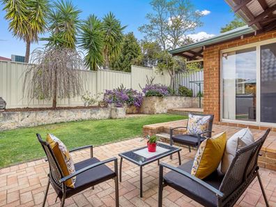 5 Truslove Close, Willagee WA 6156