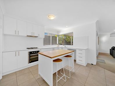 20 Laila Turn, Madeley WA 6065