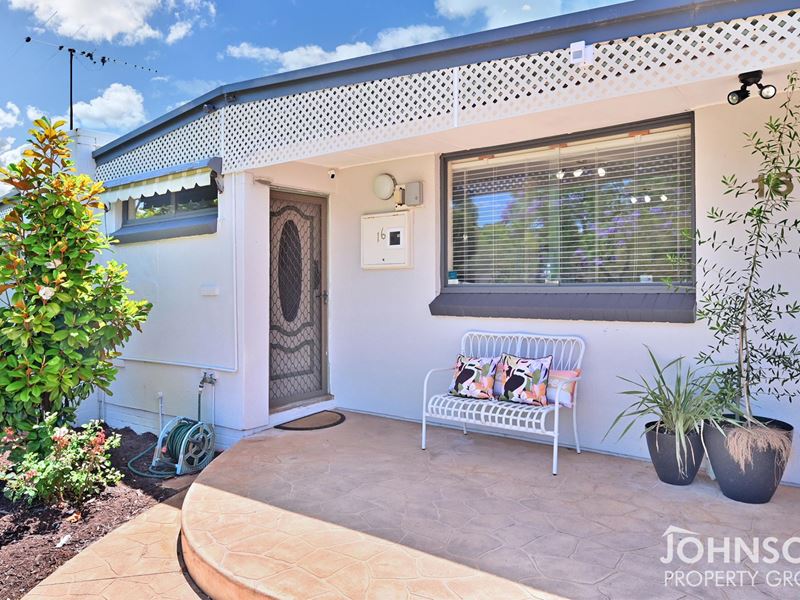 16 Teakwood Avenue, Woodlands