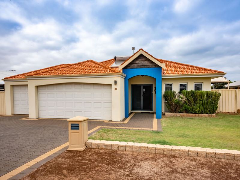 34 COASTSIDE CRESCENT, Glenfield