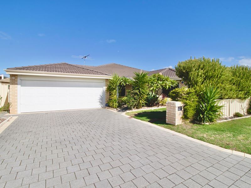 11 Excelsior Meander, Warnbro WA 6169