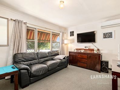 2 Clianthus Way, Koongamia WA 6056