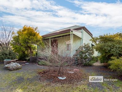 32 Bunbury Street, Collie WA 6225