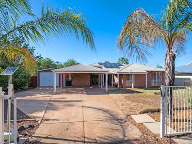 17 De Bernales Street, Hannans WA 6430