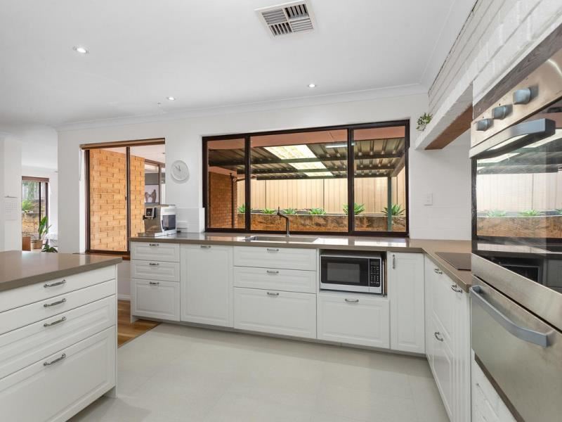 5 King Edward Drive, Heathridge
