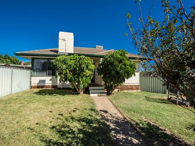 2 Cypress Street, Rangeway WA 6530