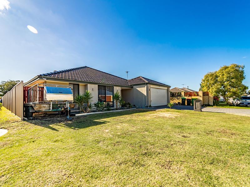 11 Sorrento Turn, Secret Harbour WA 6173