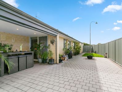 11 Wadham Link, Piara Waters WA 6112