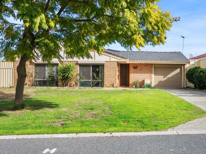 15 Fragrant Gardens, Mirrabooka