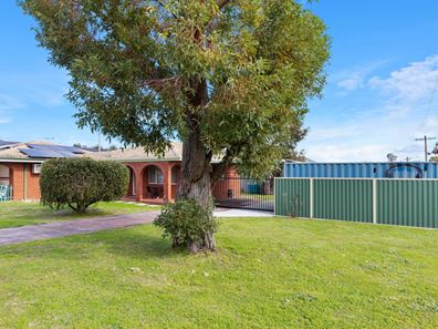 18 Nicholas Street, Gosnells WA 6110