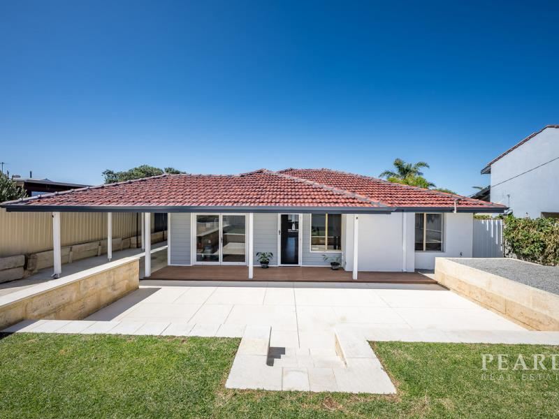 18 Whitfield Drive, Two Rocks WA 6037