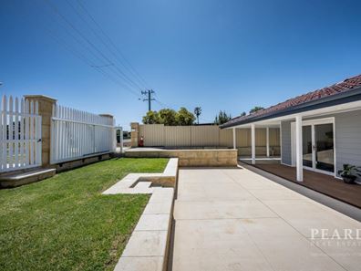 18 Whitfield Drive, Two Rocks WA 6037