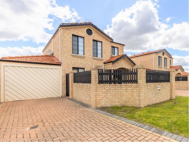 25A Babington Crescent, Bayswater