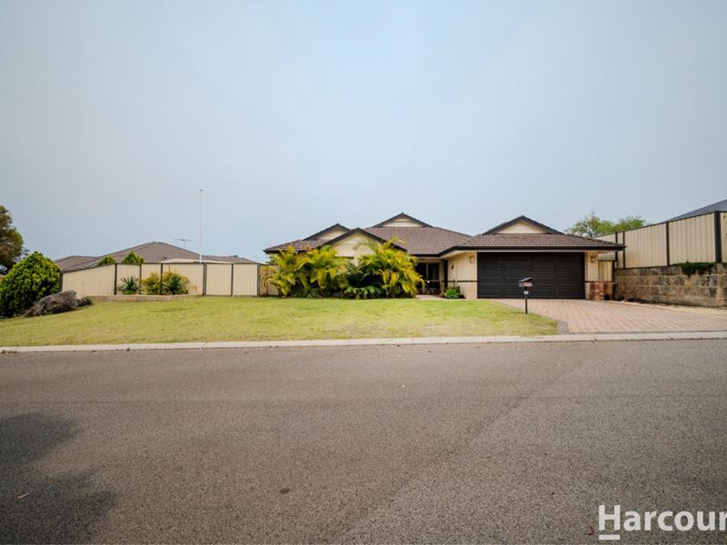 55 Shiralee Bend, Carramar