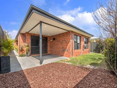 35 Woodville Road, Haynes WA 6112