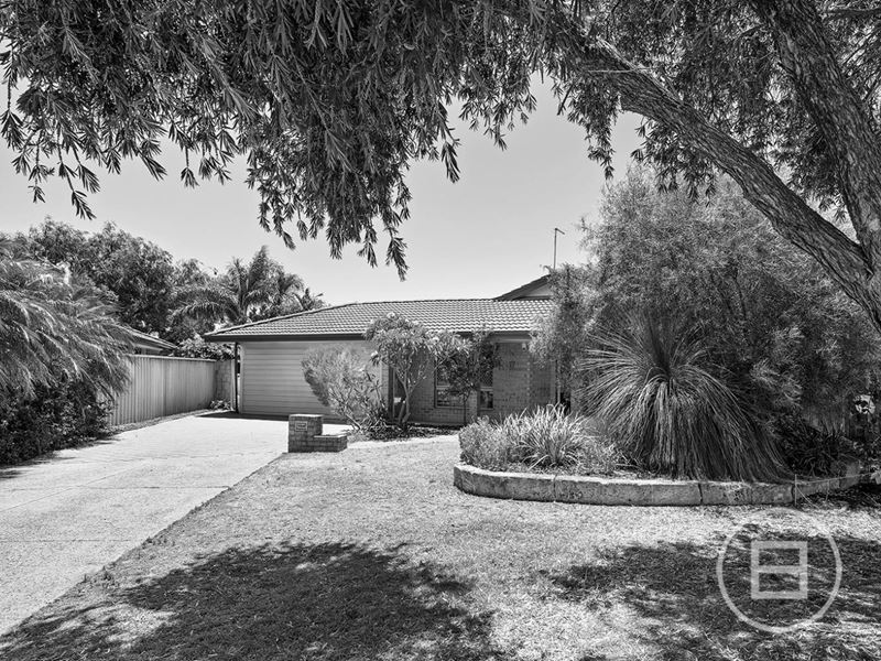 17 Jenniphur Court, Atwell WA 6164