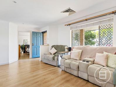 17 Jenniphur Court, Atwell WA 6164