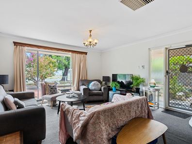36 Saggers Crescent, Beckenham WA 6107