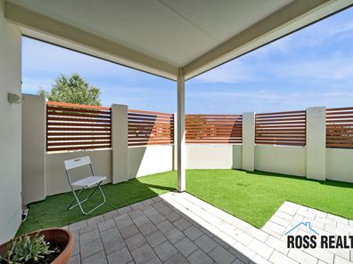 170 Shiraz Boulevard, Pearsall WA 6065