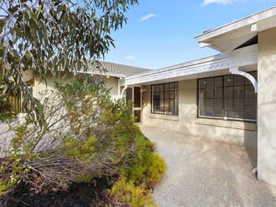 8 Stephenson Gardens, Winthrop WA 6150