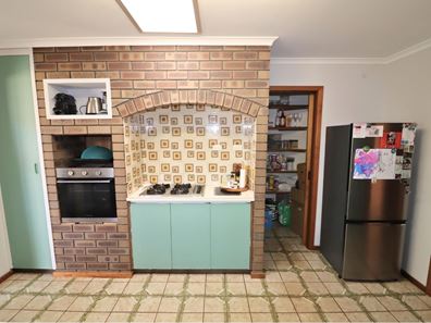 13 Banksia Crescent, Wongan Hills WA 6603