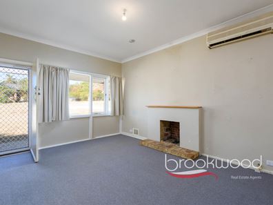 5 Wagoora Way, Koongamia WA 6056
