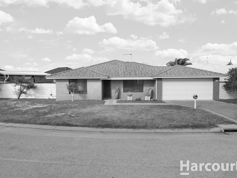 13 Whitegum Pass, Halls Head WA 6210