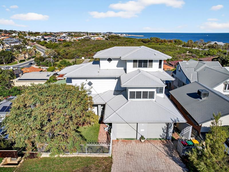 10 Dennis Street, Quinns Rocks WA 6030