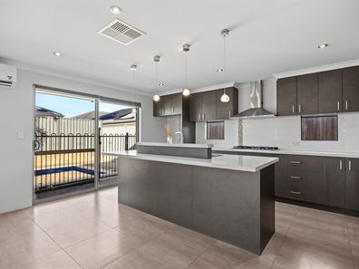 13 Dearden Road, Byford WA 6122
