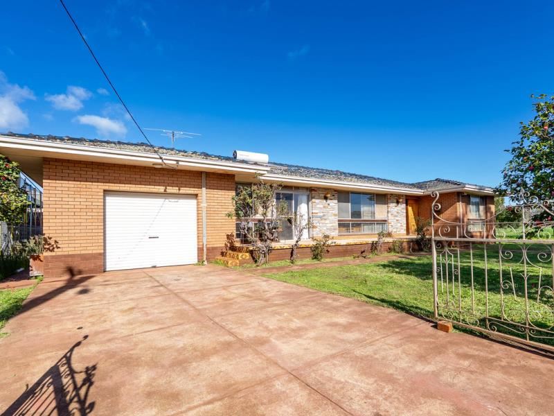 59 Centre Road, Camillo WA 6111