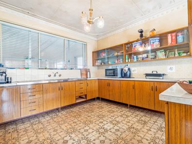 59 Centre Road, Camillo WA 6111