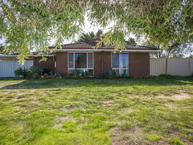 21 Tewson Road, Camillo WA 6111