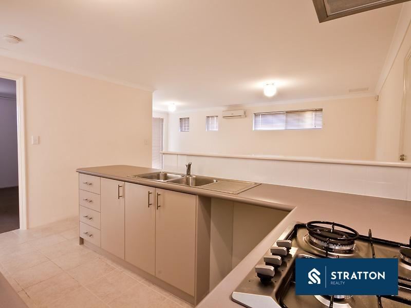 4/104 Westfield Road, Kelmscott WA 6111