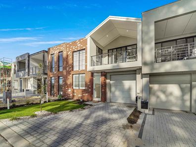 8 Proclaim Ave, Ellenbrook WA 6069