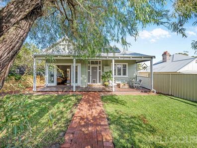 2 Travancore Avenue, Maylands WA 6051