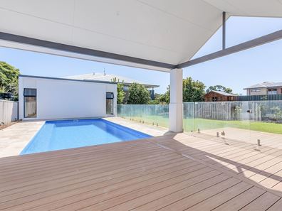 11 Pollard Street, Glendalough WA 6016